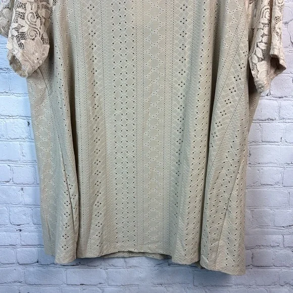 BloomChic Elegant Lace Sleeve Beige Short Sleeve Top Plus Size 2X - Picture 5 of 6